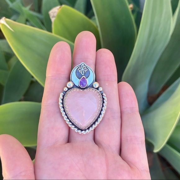 Artisan handmade Royal heart ring - Picture 2 of 2